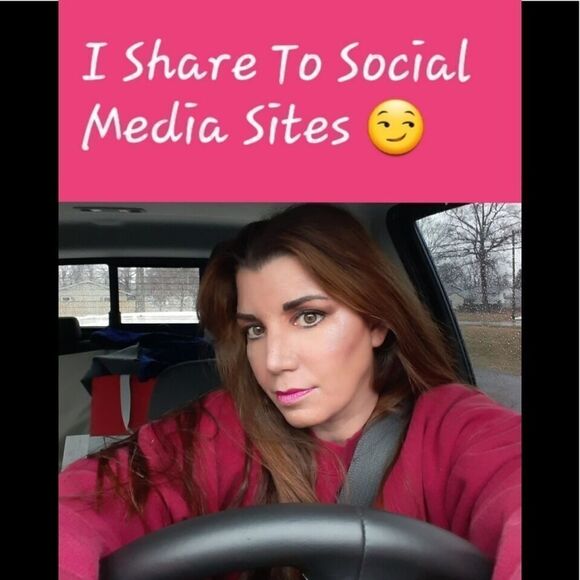 Glitz and Glam Shared To The Planet 🌎 👊 - Picture 1 of 8